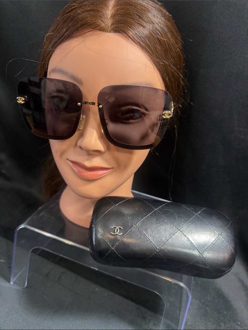 CHANEL Oversized Square Black Gradient Sunglasses with Gold CC Details - Picture 6 of 6
